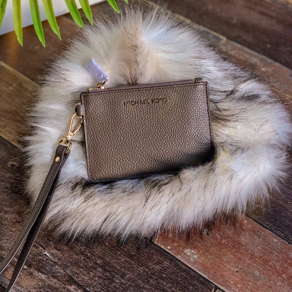 Michael Kors Leather Coinpurse - Picture 2 of 3